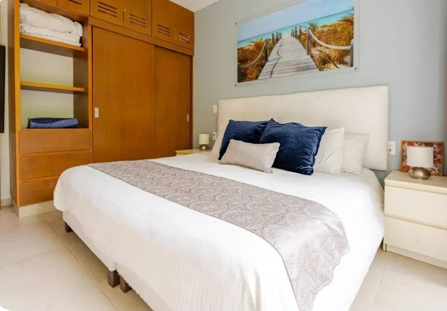 Modern 1 Bedroom Suite By Beach Great Location! Puerto Morelos Apartment